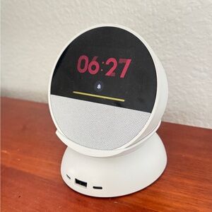 Amazon Echo Spot Smart Clock Speaker in White + stand with charging outlets